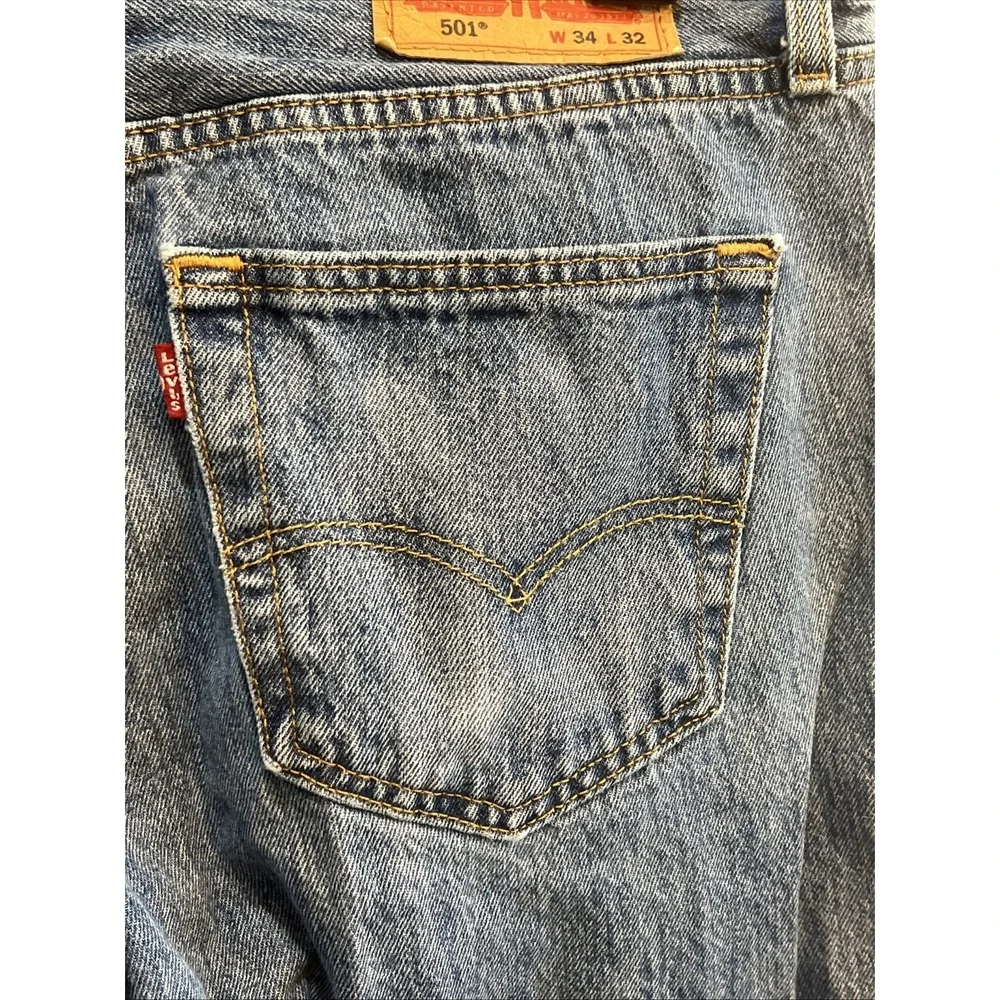 Levis 501 Jeans Mens 34x32 (Act 34x30) Blue Button Fly Distressed Straight Cut